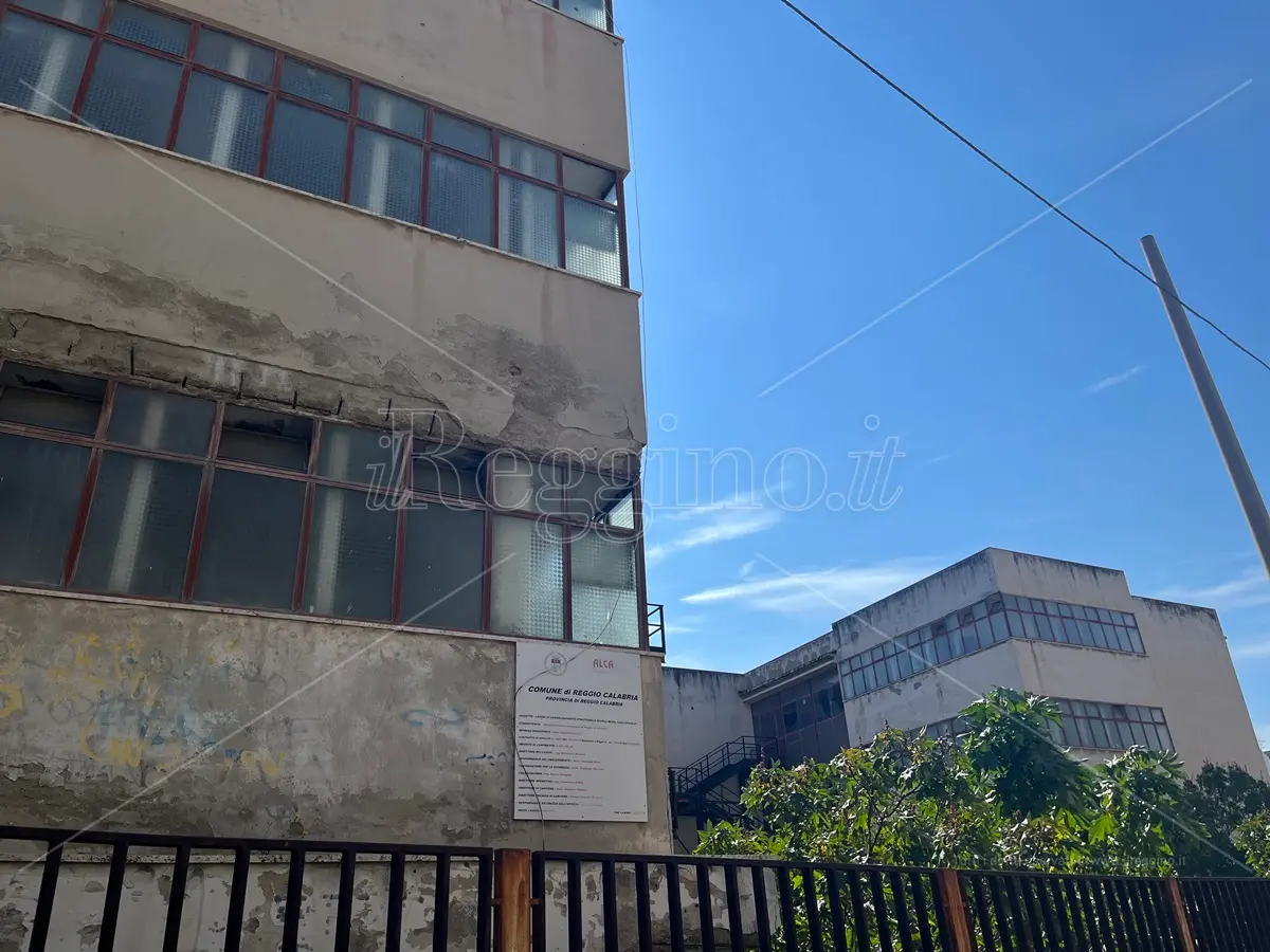 Reggio, recupero scuola Foscolo: costituito l’ufficio Direzione Lavori - FOTO