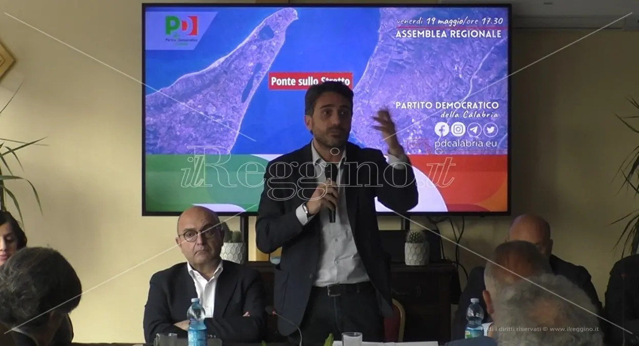 “No” al Ponte e segreteria politica, le scelte dell’Assemblea regionale del Pd