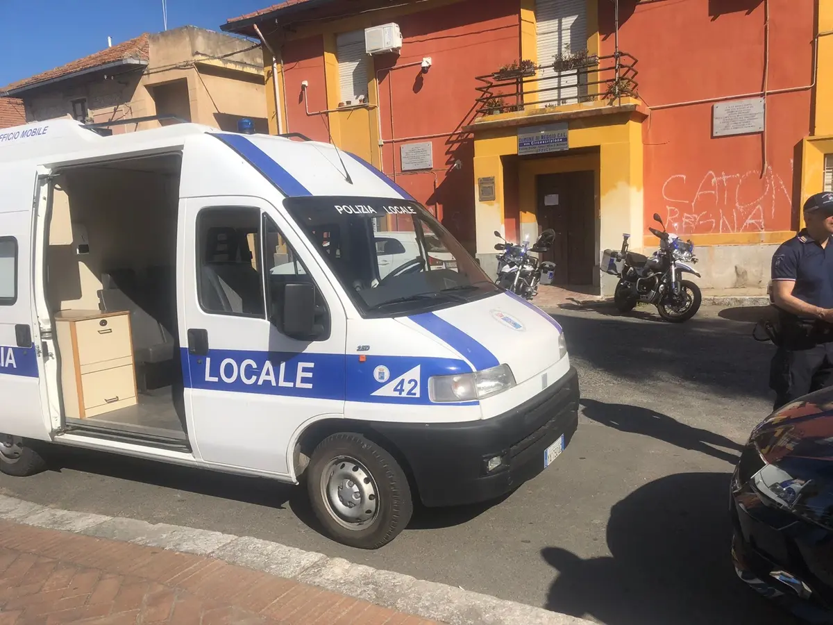 Reggio, controlli straordinari della Polizia Locale: multe, sequestri e sanzioni