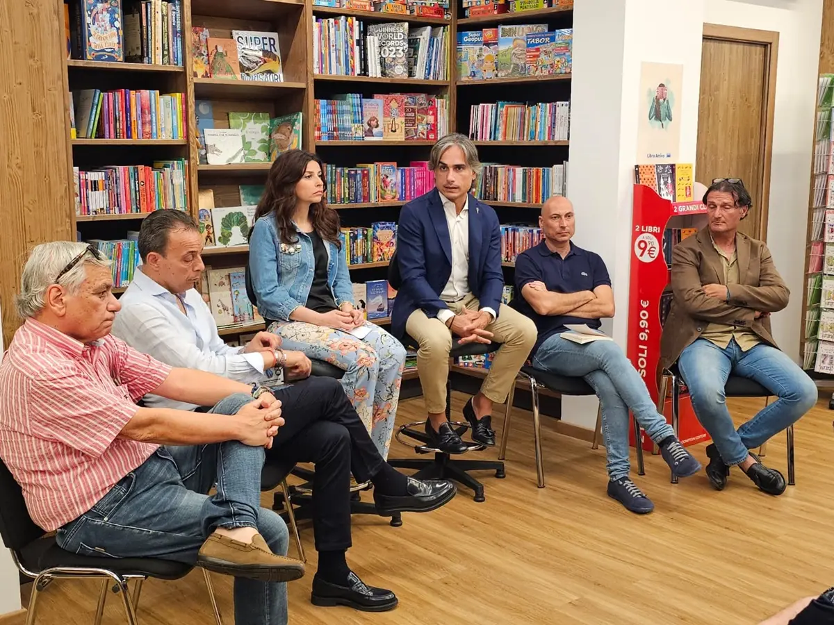 Reggio, il libro su Italo Falcomatà \"Un visionario inaspettato\" fa il pieno di emozioni nel cuore della città