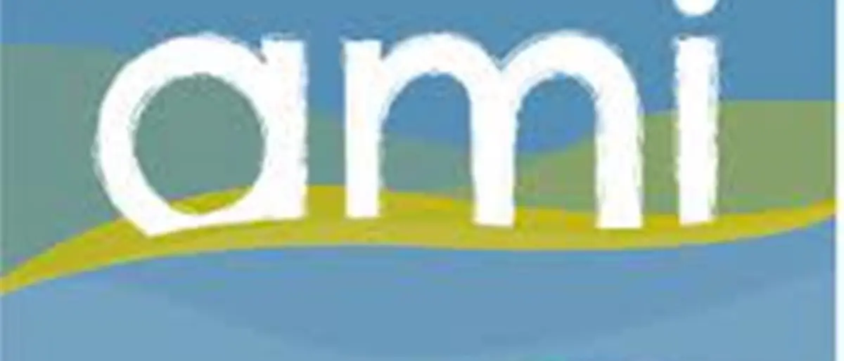 Reggio, il \"pannello della sostenibilità\" di Ami installato in dieci spiagge reggine