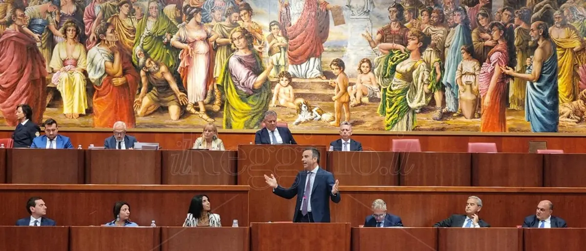 Consiglio regionale, via alla discussione sui Consorzi. Occhiuto: «Rimango presidente se posso cambiare le cose»