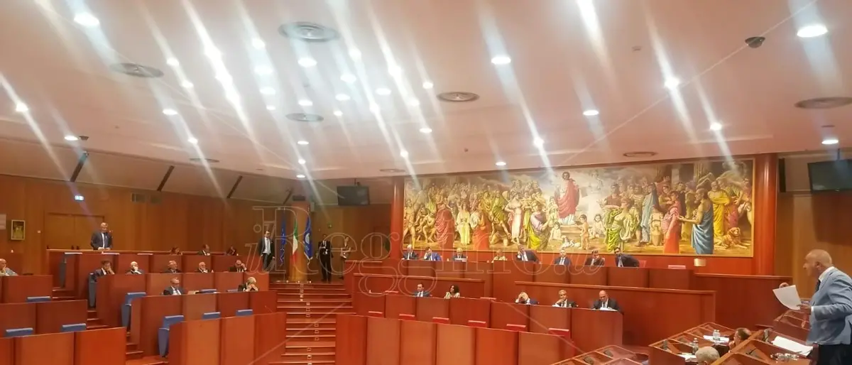 Consorzio di Bonifica, Occhiuto fa l’en plein: toglie la fiducia e raccoglie 23 voti, con Afflitto (M5S) e Laghi (deMa)