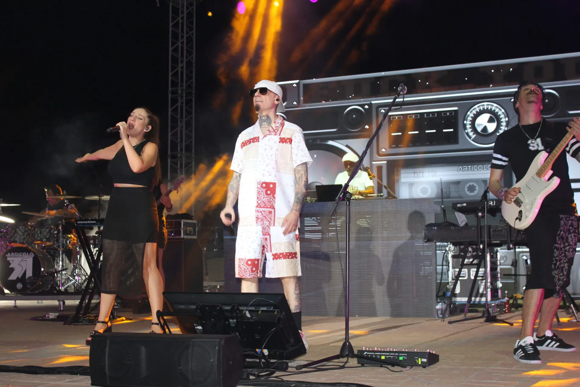 Gli Articolo 31 aprono il Roccella Summer Festival con un boom di presenze - FOTOGALLERY
