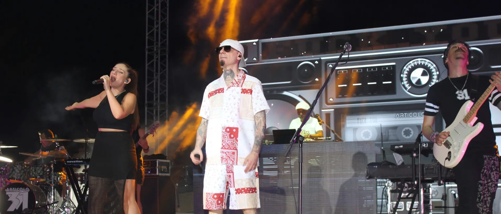 Gli Articolo 31 aprono il Roccella Summer Festival con un boom di presenze - FOTOGALLERY