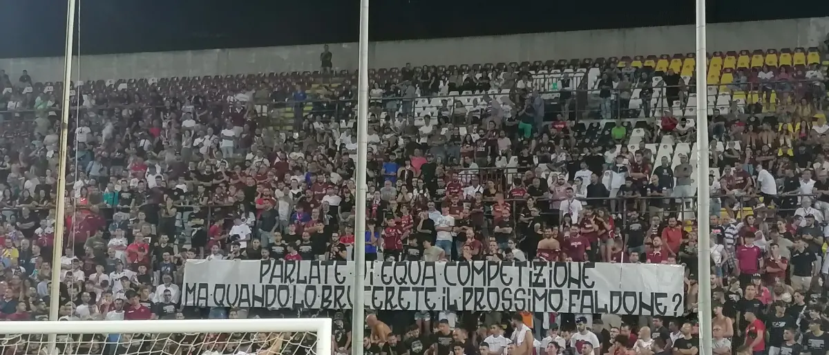 Reggina, l’orgoglio amaranto di scena al Granillo: «Il 29 agosto tutti a Roma»