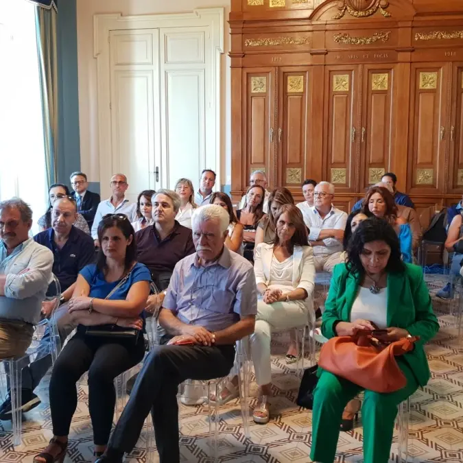 Dimensionamento scolastico, rimane il nodo minoranze linguistiche: i sindaci chiamano Occhiuto