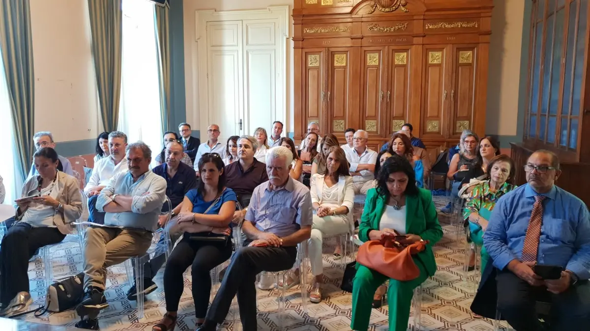 Dimensionamento scolastico, rimane il nodo minoranze linguistiche: i sindaci chiamano Occhiuto