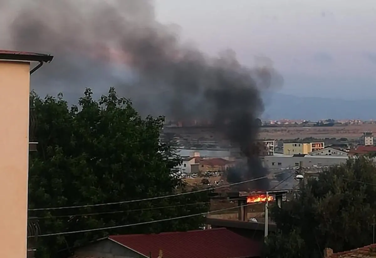 Reggio, a Mortara ennesimo risveglio con fuoco e fumi