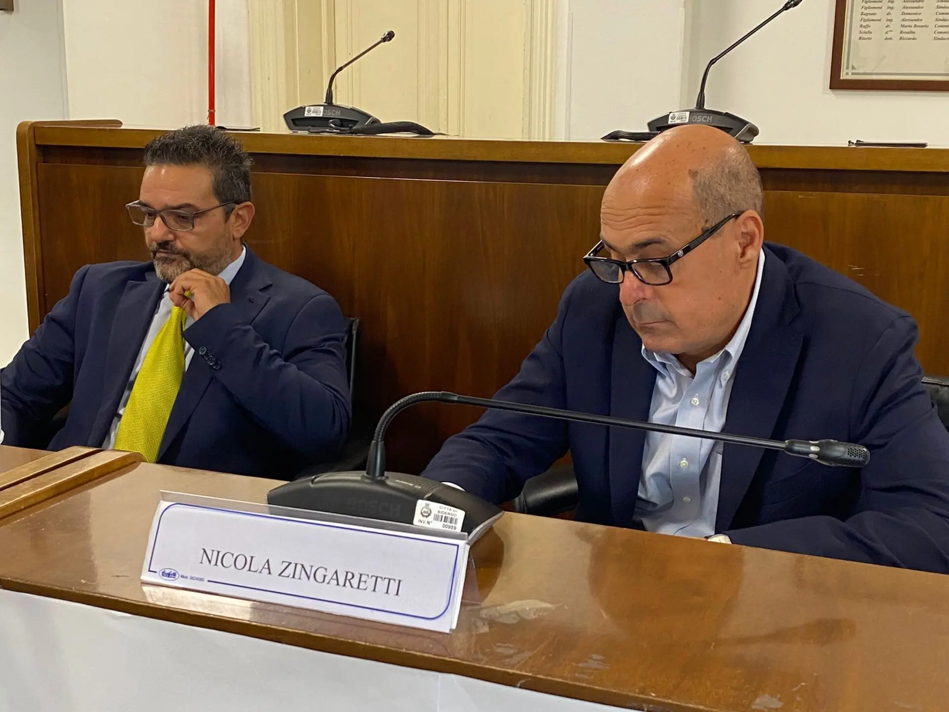 Pd, Zingaretti a Siderno: «Contento della rigenerazione avviata in Calabria»