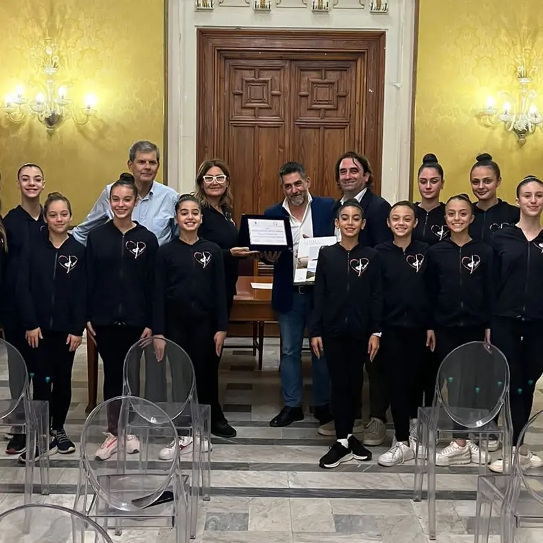Reggio, accolte a palazzo San Giorgio le giovani campionesse della Società Ginnastica Ritmica “Gebbione”