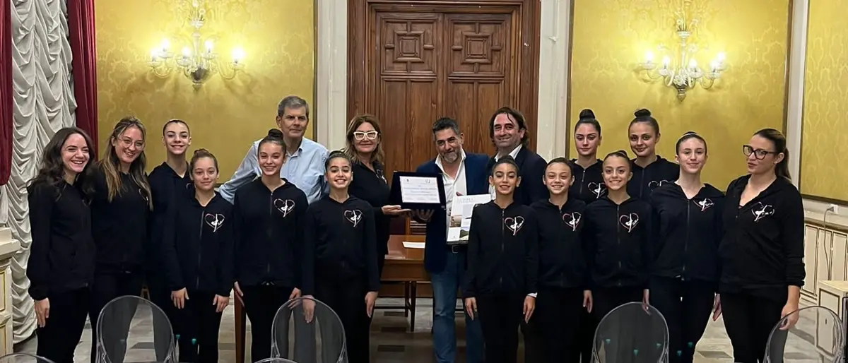 Reggio, accolte a palazzo San Giorgio le giovani campionesse della Società Ginnastica Ritmica “Gebbione”
