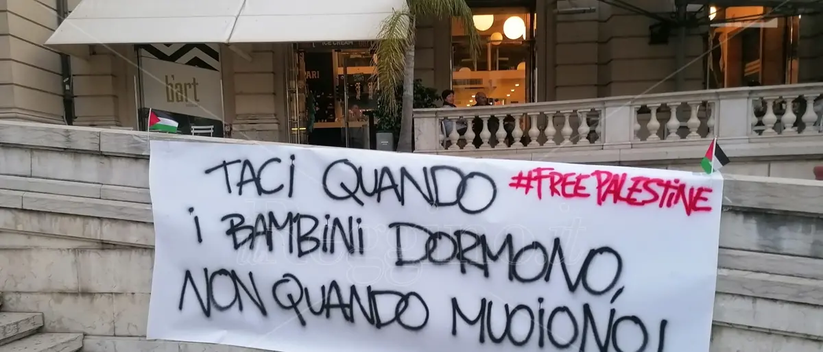 Guerra in Medioriente, il Coordinamento Pro Palestina di Reggio: «Fermiamo il genocidio»