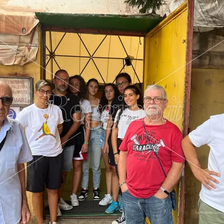 Reggio, bloccato il trasferimento dei migranti al Palloncino: Società sportive in subbuglio