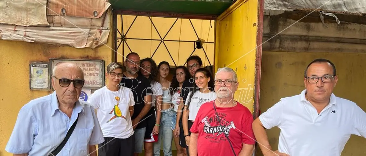 Reggio, bloccato il trasferimento dei migranti al Palloncino: Società sportive in subbuglio