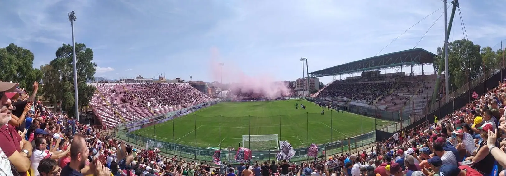 Reggina-Cosenza, sogno 15mila spettatori: polemica sulla Tessera del tifoso
