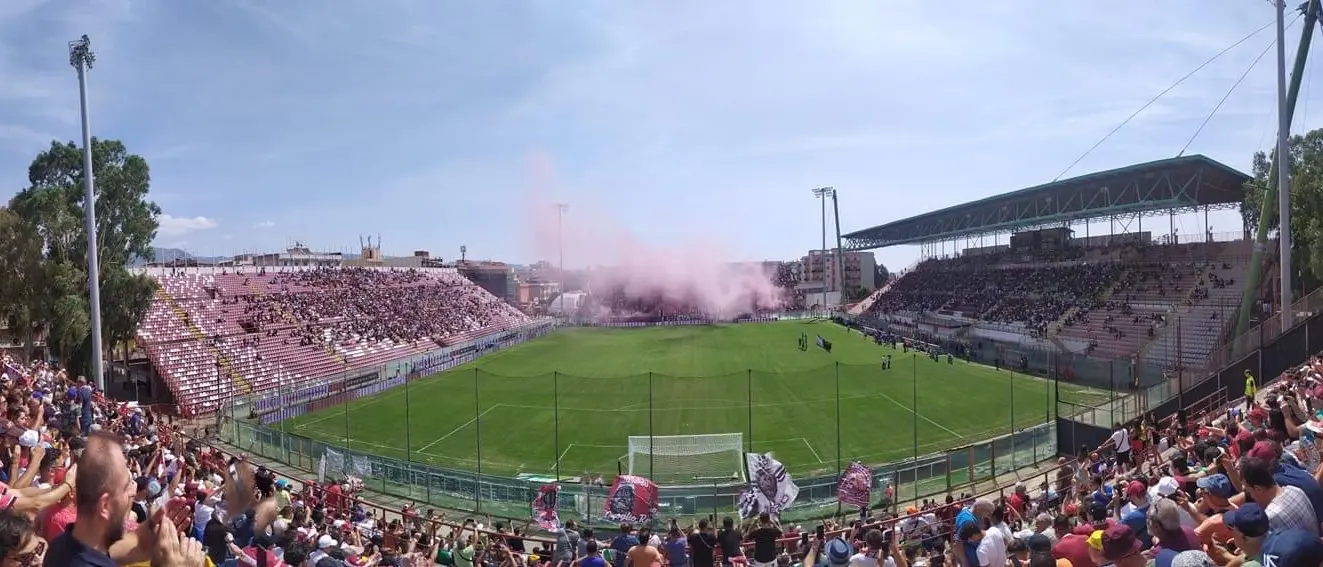 Reggina-Cosenza, sogno 15mila spettatori: polemica sulla Tessera del tifoso