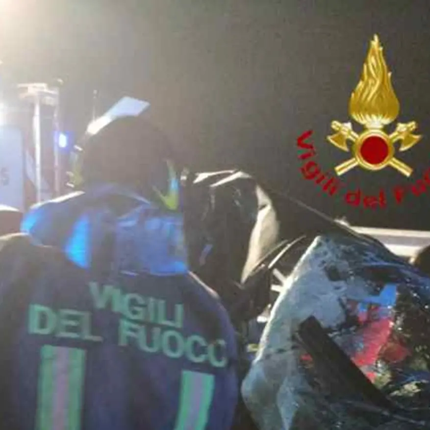 Tragico incidente sull’A2 all’altezza di Rosarno: morta una donna, feriti i figli