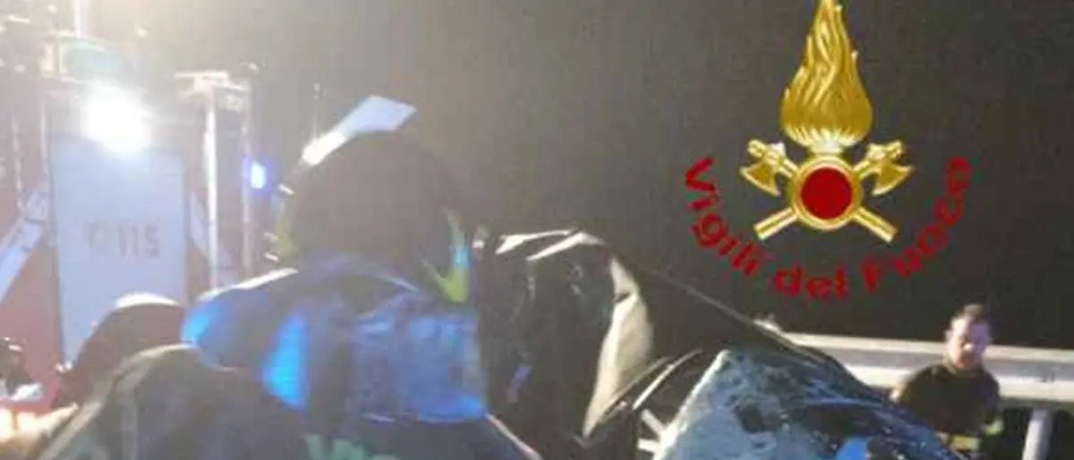 Tragico incidente sull’A2 all’altezza di Rosarno: morta una donna, feriti i figli