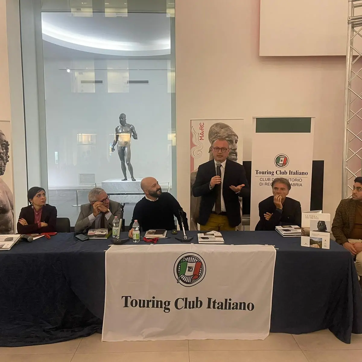 La Terra dei Bronzi: celebrazione della Metrocity con il Touring Club e il museo