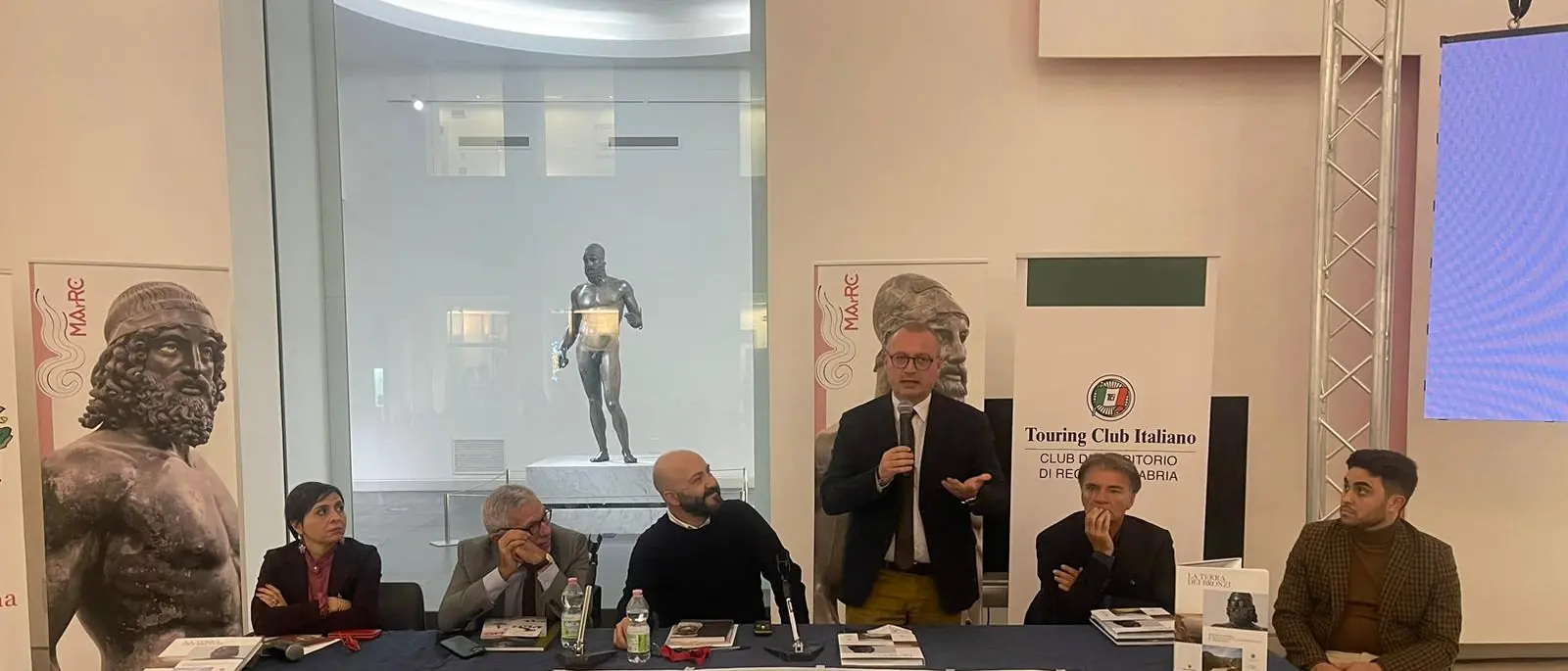 La Terra dei Bronzi: celebrazione della Metrocity con il Touring Club e il museo