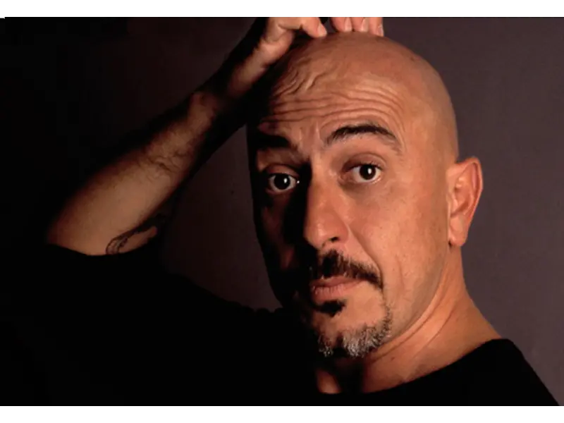 Spettacoli, Roberto Ciufoli in scena a Reggio con il suo recital comico-antropologico