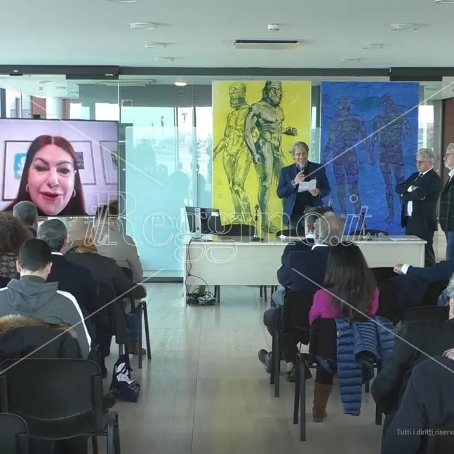 Reggio, la Biennale traccia la nuova rotta: lo Stretto al centro del Mediterraneo - VIDEO