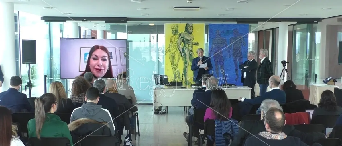 Reggio, la Biennale traccia la nuova rotta: lo Stretto al centro del Mediterraneo - VIDEO