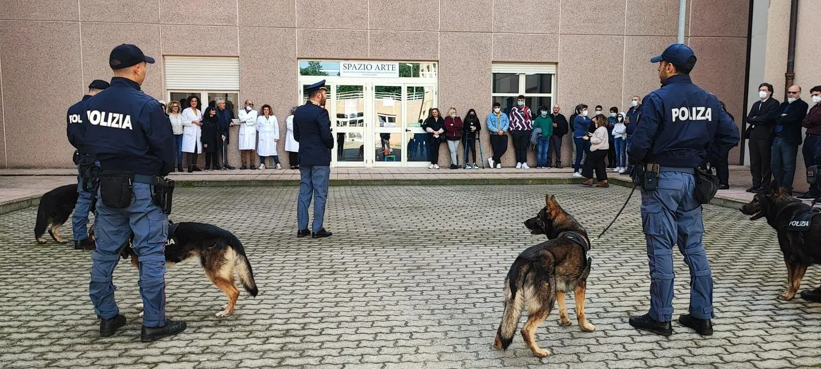 Reggio, la Polizia incontra i piccoli pazienti oncologici dell'ospedale Morelli