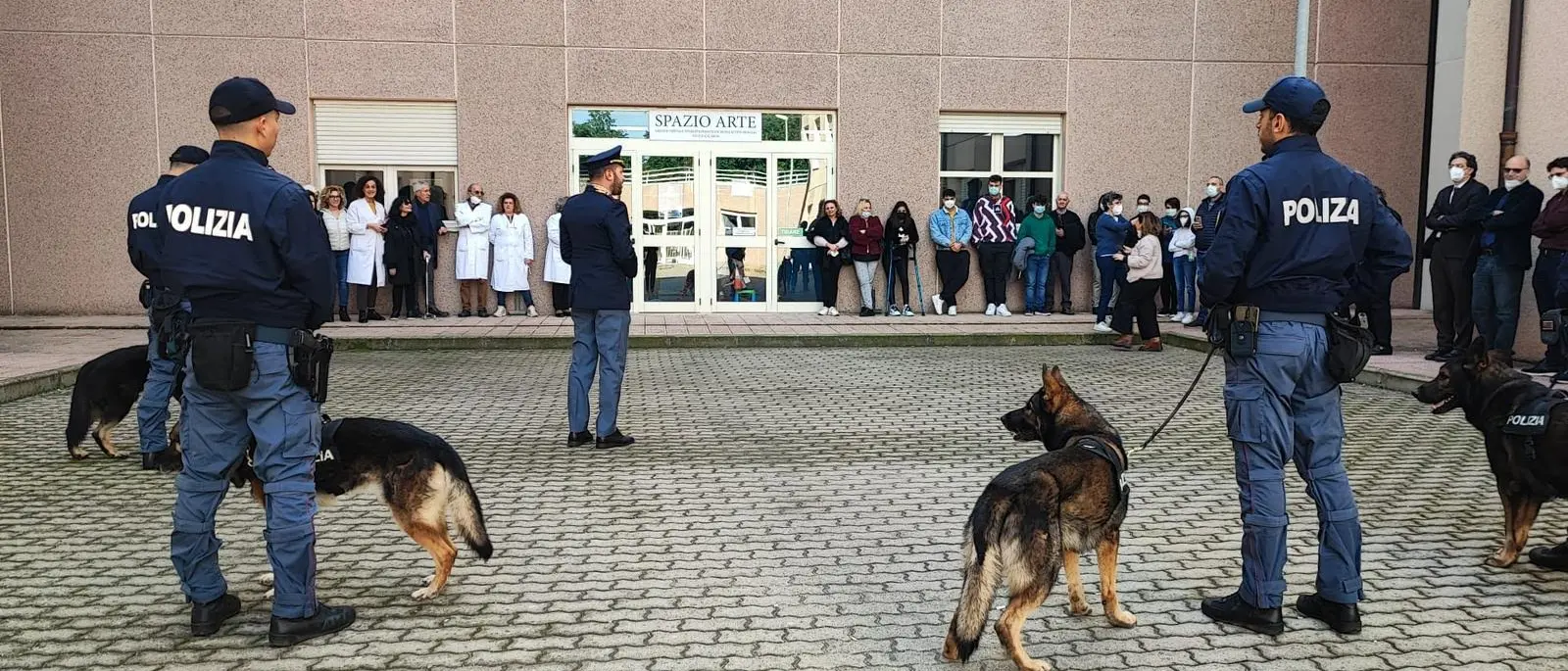 Reggio, la Polizia incontra i piccoli pazienti oncologici dell'ospedale Morelli