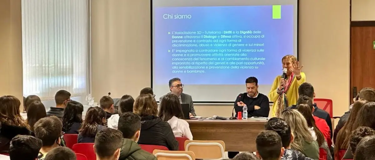 Locride, le scuole impegnate con le associazioni del territorio per la sicurezza sul web