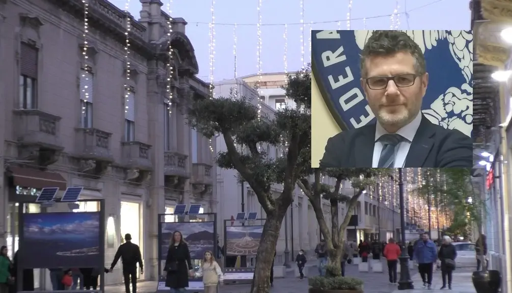 Natale a Reggio, Confcommercio: «Spese diminuite del 20% rispetto al 2019» - VIDEO