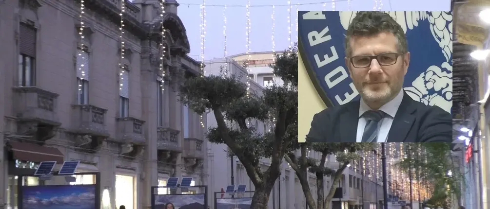 Natale a Reggio, Confcommercio: «Spese diminuite del 20% rispetto al 2019» - VIDEO