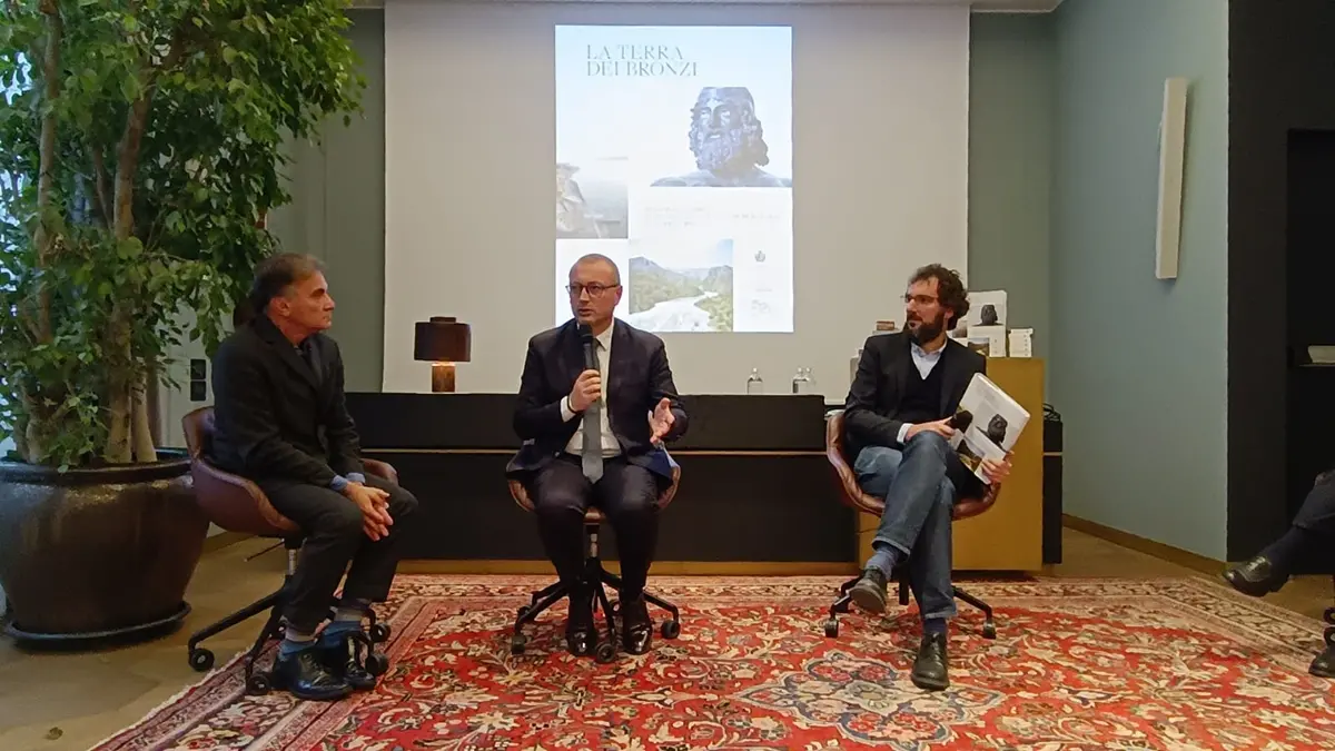 \"La Terra dei Bronzi” a Milano, Versace: «Iniziativa di alto valore scientifico»
