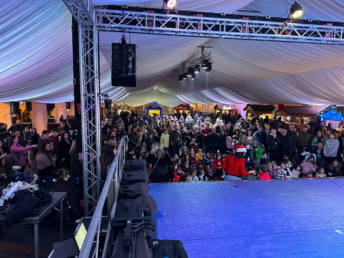 “Locri on ice baby”, un Natale di aggregazione e solidarietà