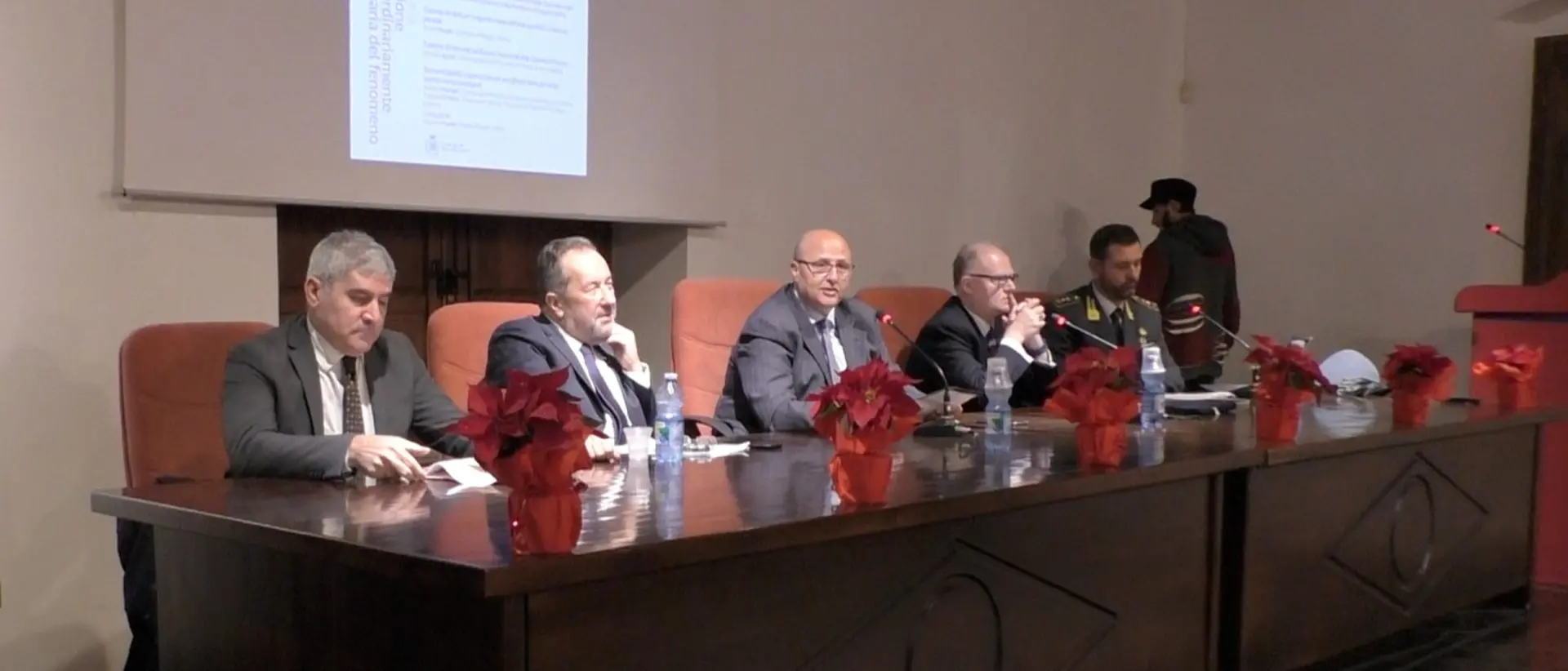 Migranti, a Roccella focus sugli sbarchi tra amministratori e forze dell'ordine