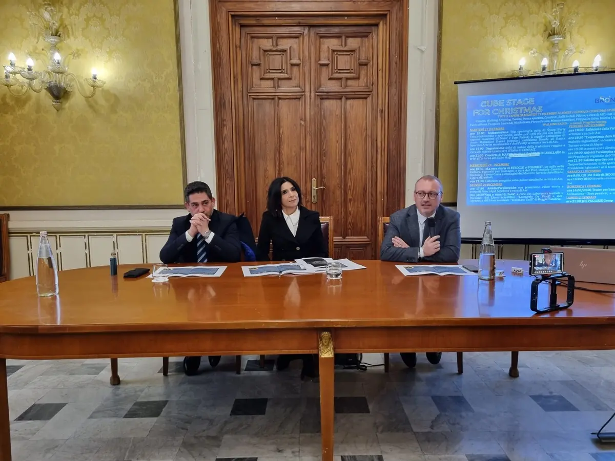 Bronzi di Riace, sul lungomare si accende “Cubo stage for Christmas” – IL PROGRAMMA