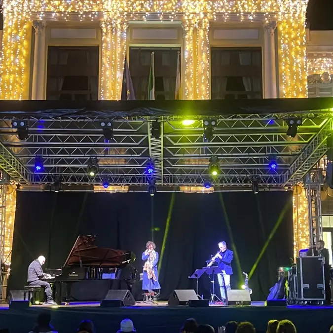 Reggio, con Karima al via il festival natalizio gratuito