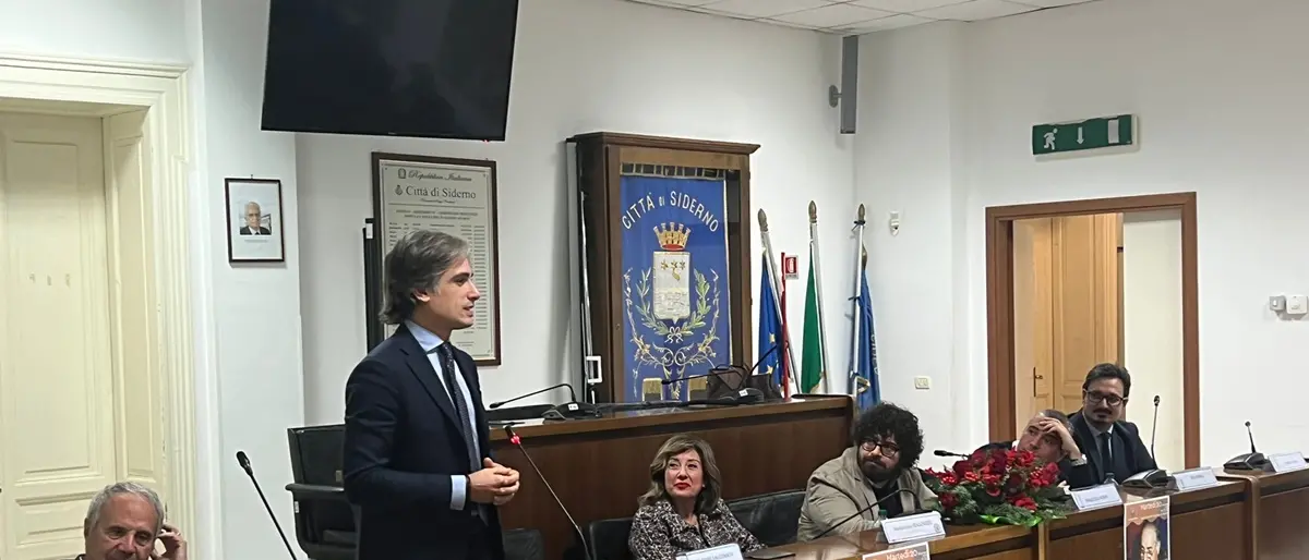 \"Caro professore\", il libro di Giuseppe Falcomatà presentato anche a Siderno