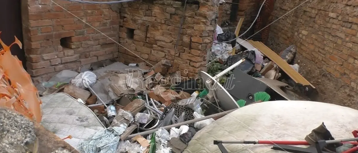 Reggio, La Strada: «Il rione G versa in condizioni di abbandono»