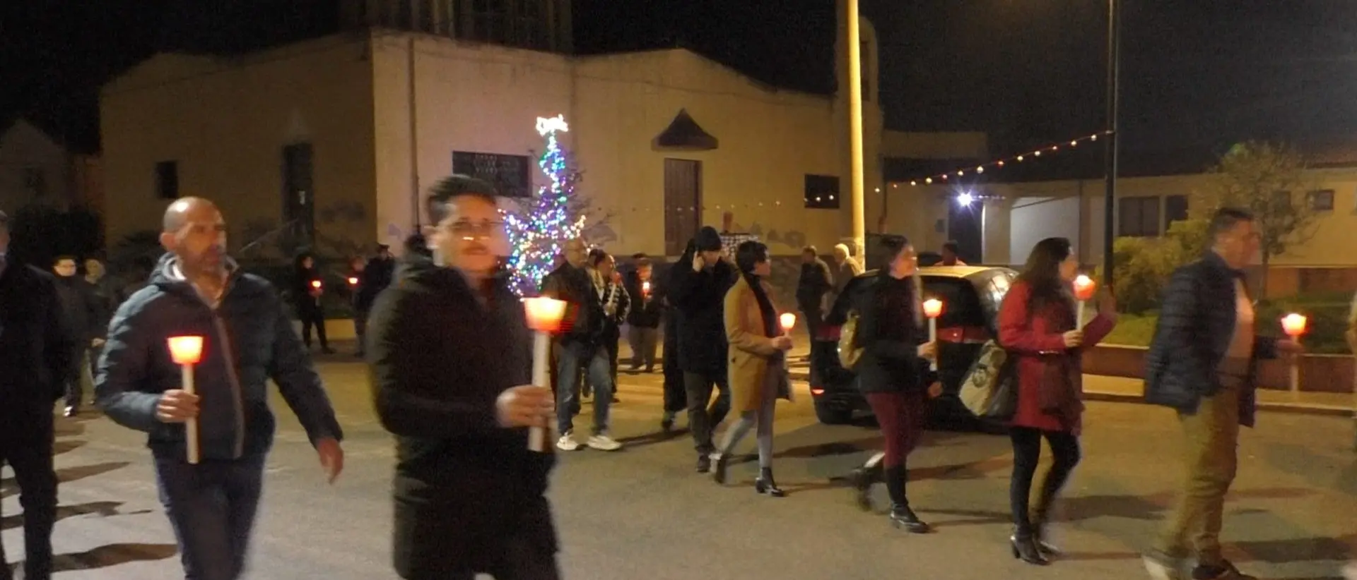 Atti vandalici a Caulonia, in piazza la fiaccolata dei commercianti