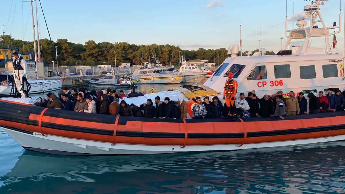 Roccella, circa 800 migranti soccorsi dalla Guardia Costiera