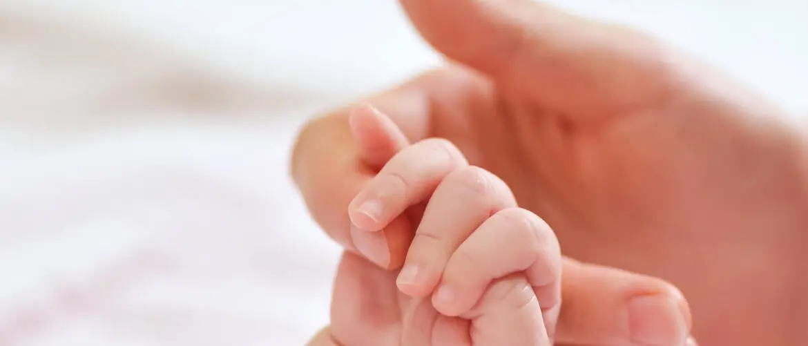 Reggio, è una bimba la prima nata nel 2023 al Gom