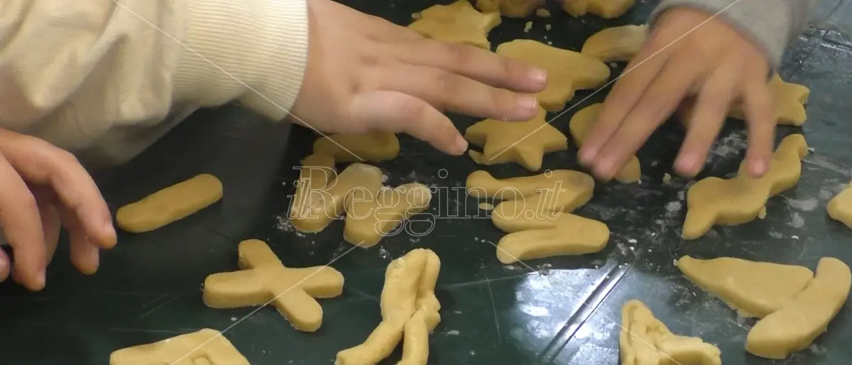 A Reggio la Befana dolce del Corredino sospeso: solidarietà e ... mani in pasta - VIDEO