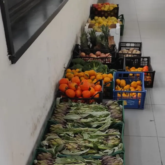 Reggio, sequestrato un quintale di frutta e verdura venduto illegalmente al mercato