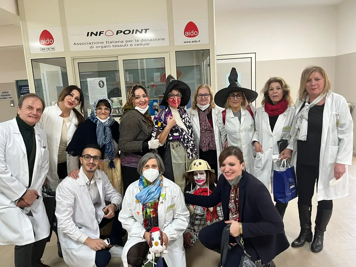 Polistena, la Befana fa visita ai pazienti dell’ospedale