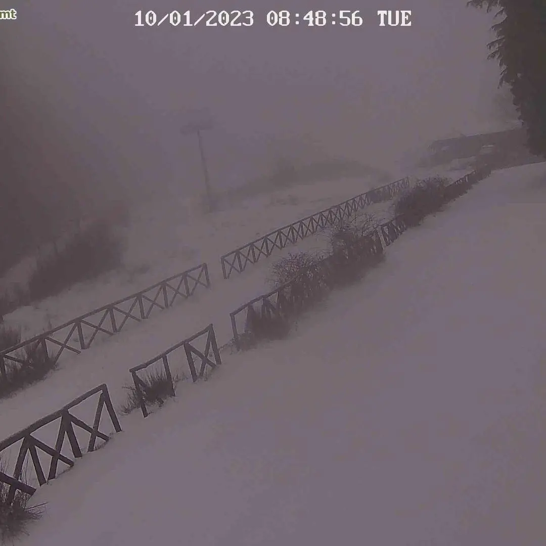 Maltempo, prima neve in Aspromonte: imbiancata Gambarie