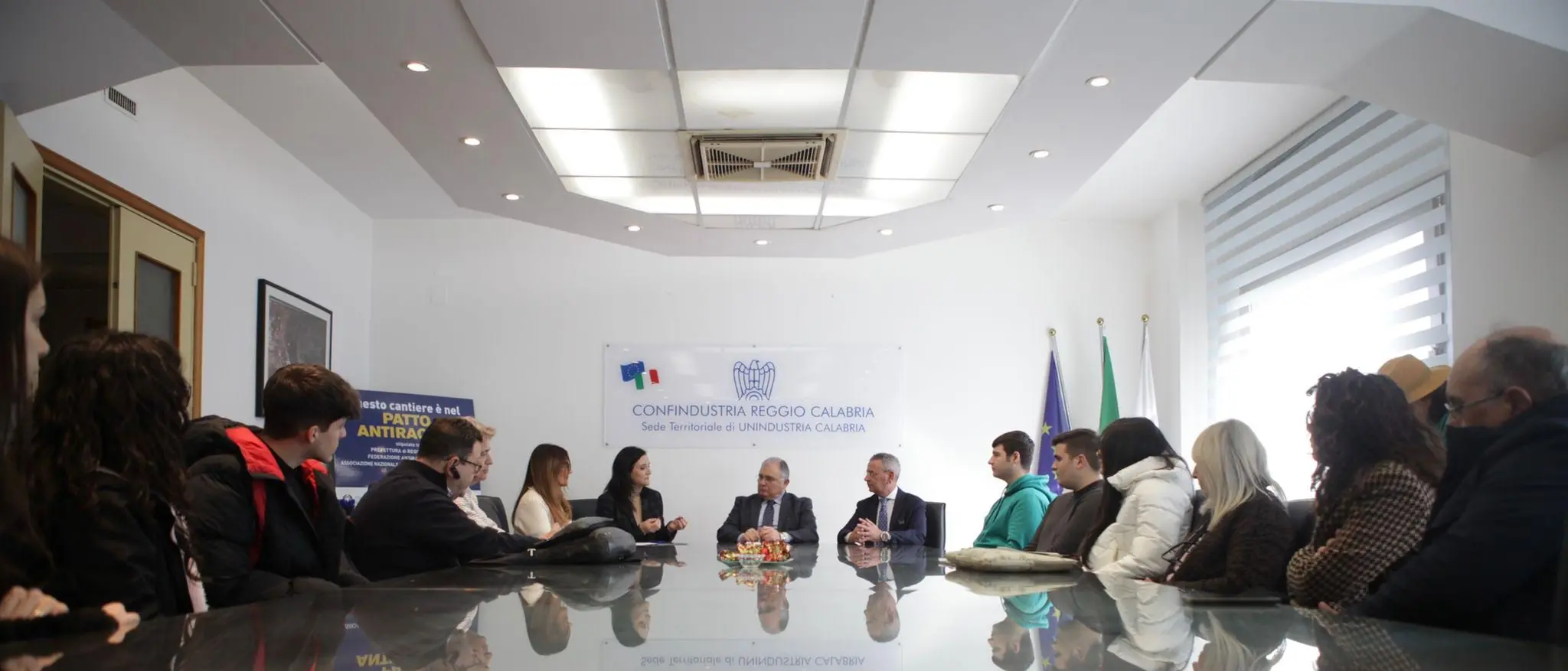 Locride, maltrattamenti horror sugli animali: «Cani legati con un cappio e trascinati per strada»