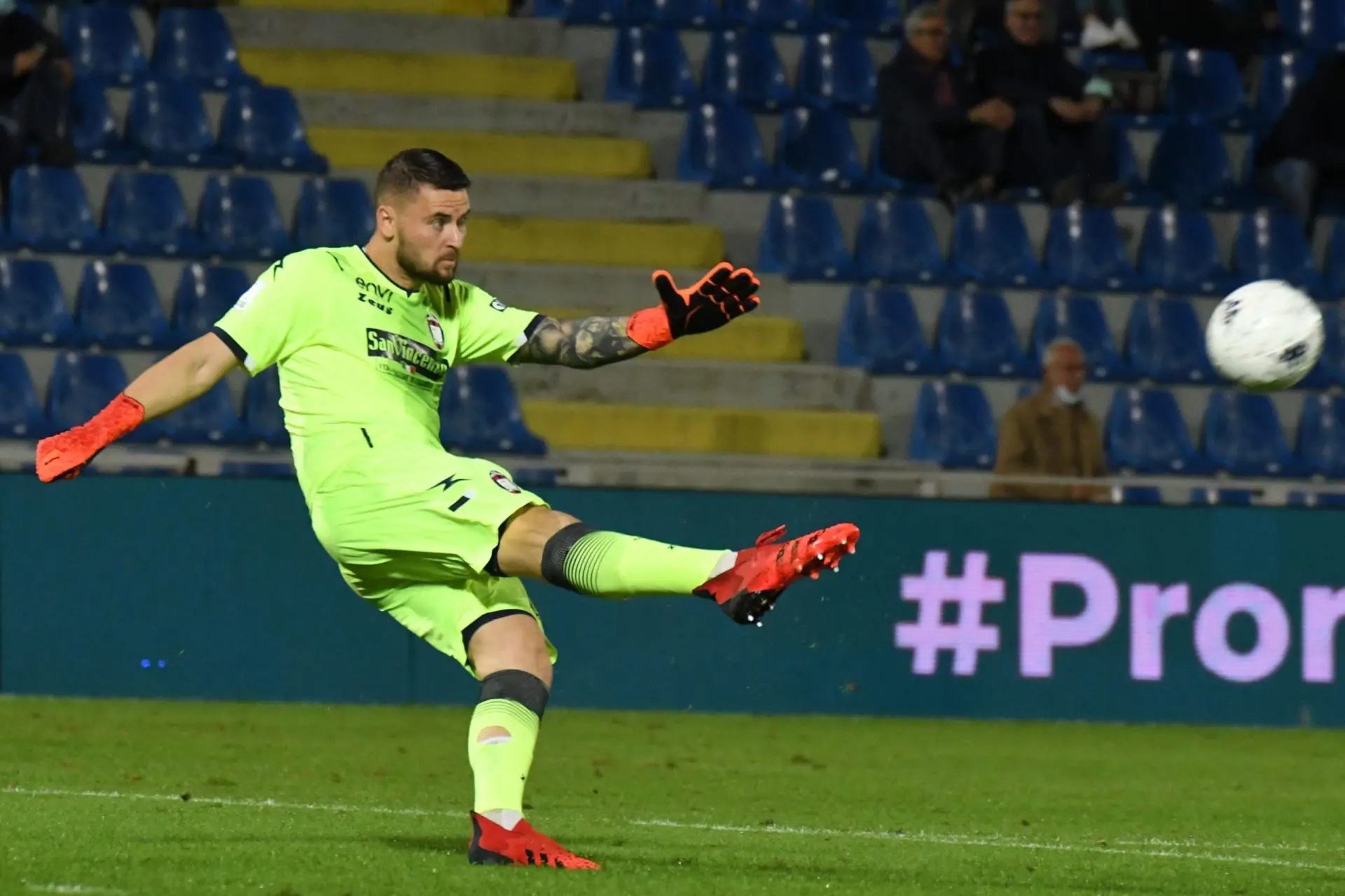Reggina, Taibi accelera per il portiere: si stringe con Nikita Contini