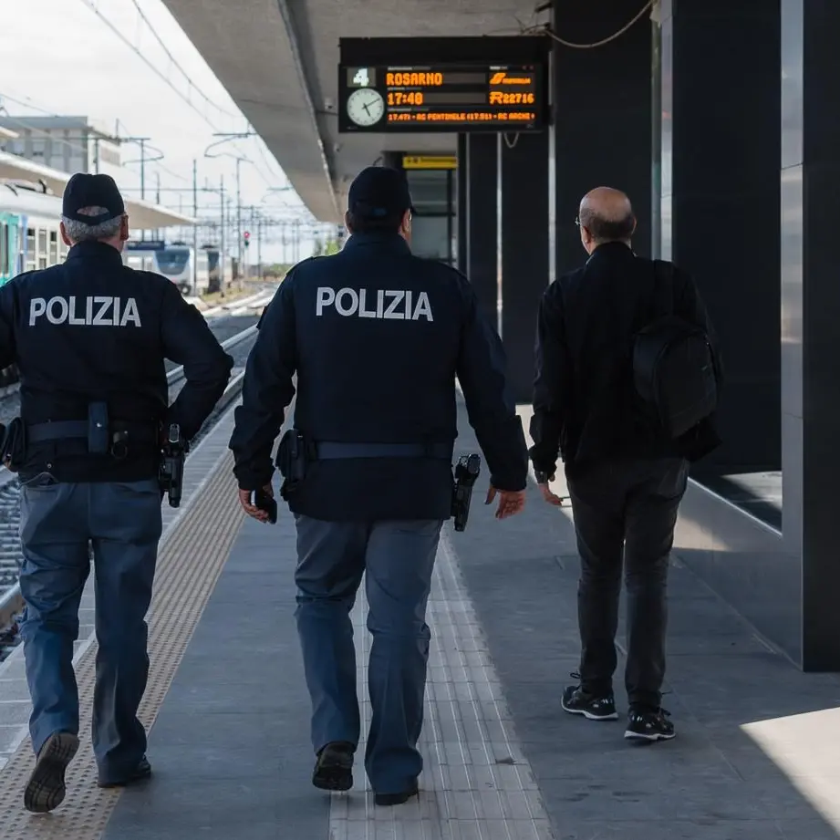 Natale di lavoro per la Polfer di Reggio, controlli e perquisizioni